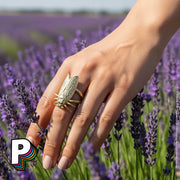 Bague cigale dorée champs de lavande