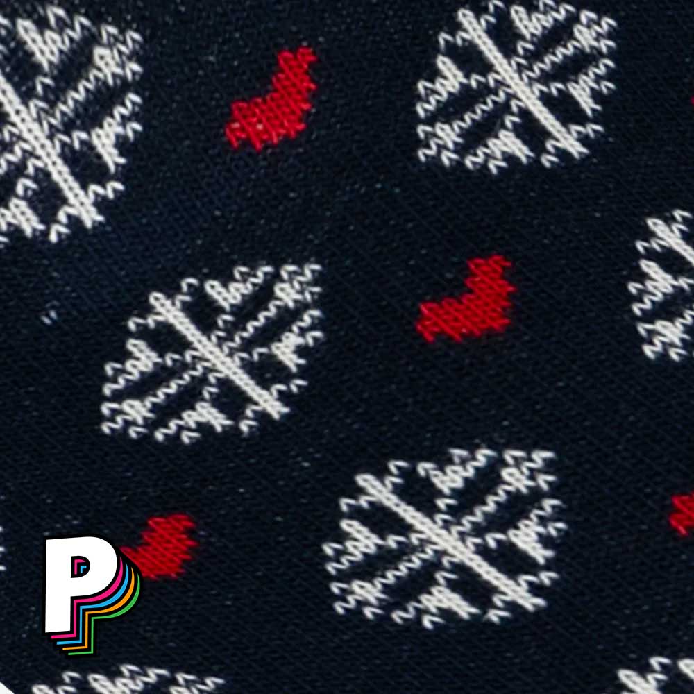 Détails des motifs flocons et coeurs des Chaussettes Flocons Coeurs – Emeline et Matthieu – Cabaïa