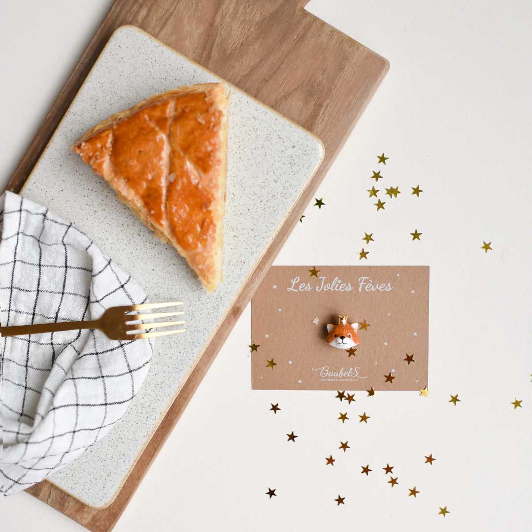 Fève en porcelaine renard de Baubels avec son packaging