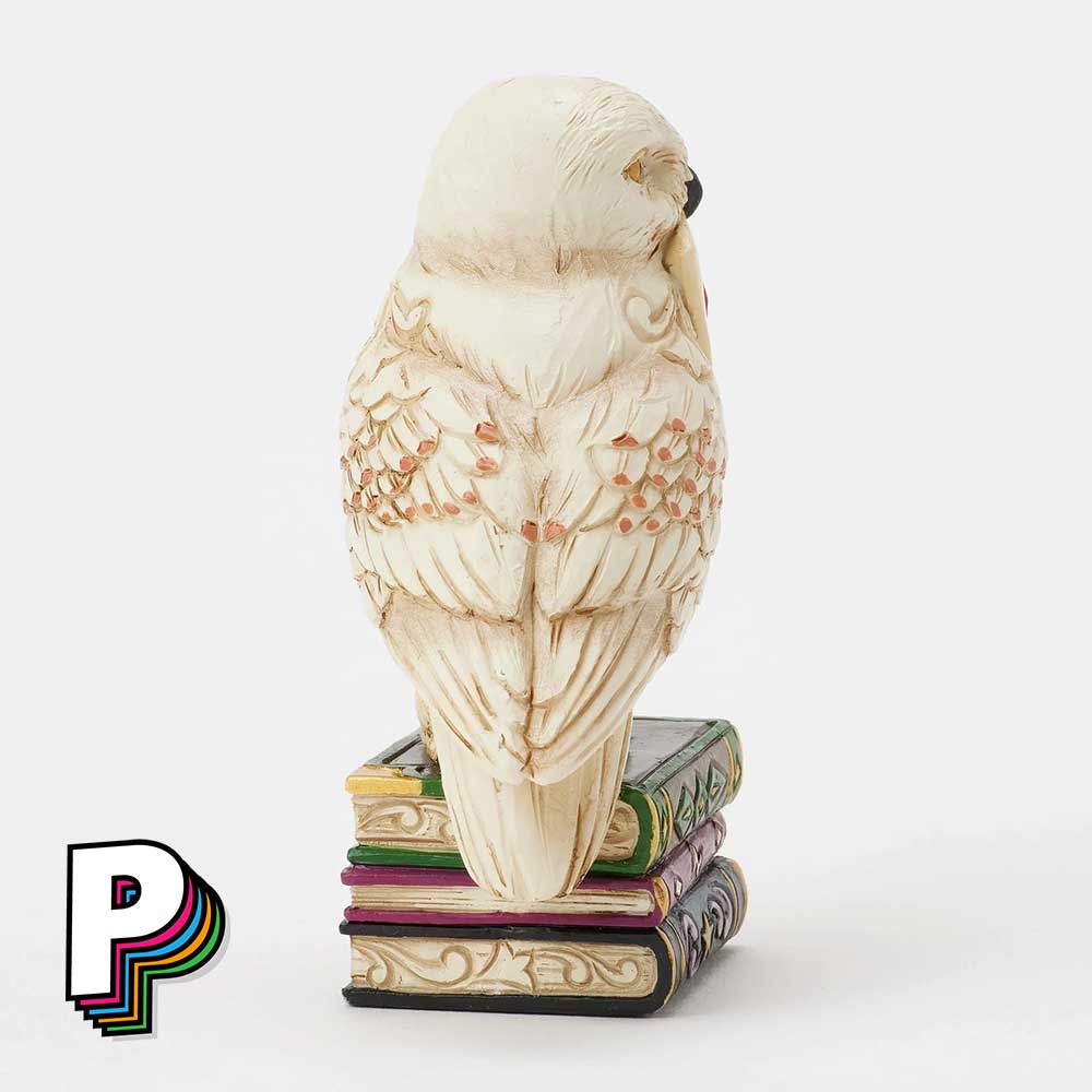 Figurine Hedwige sur livres chouette de Harry Potter by Jim Shore de dos détails plumage sculpté