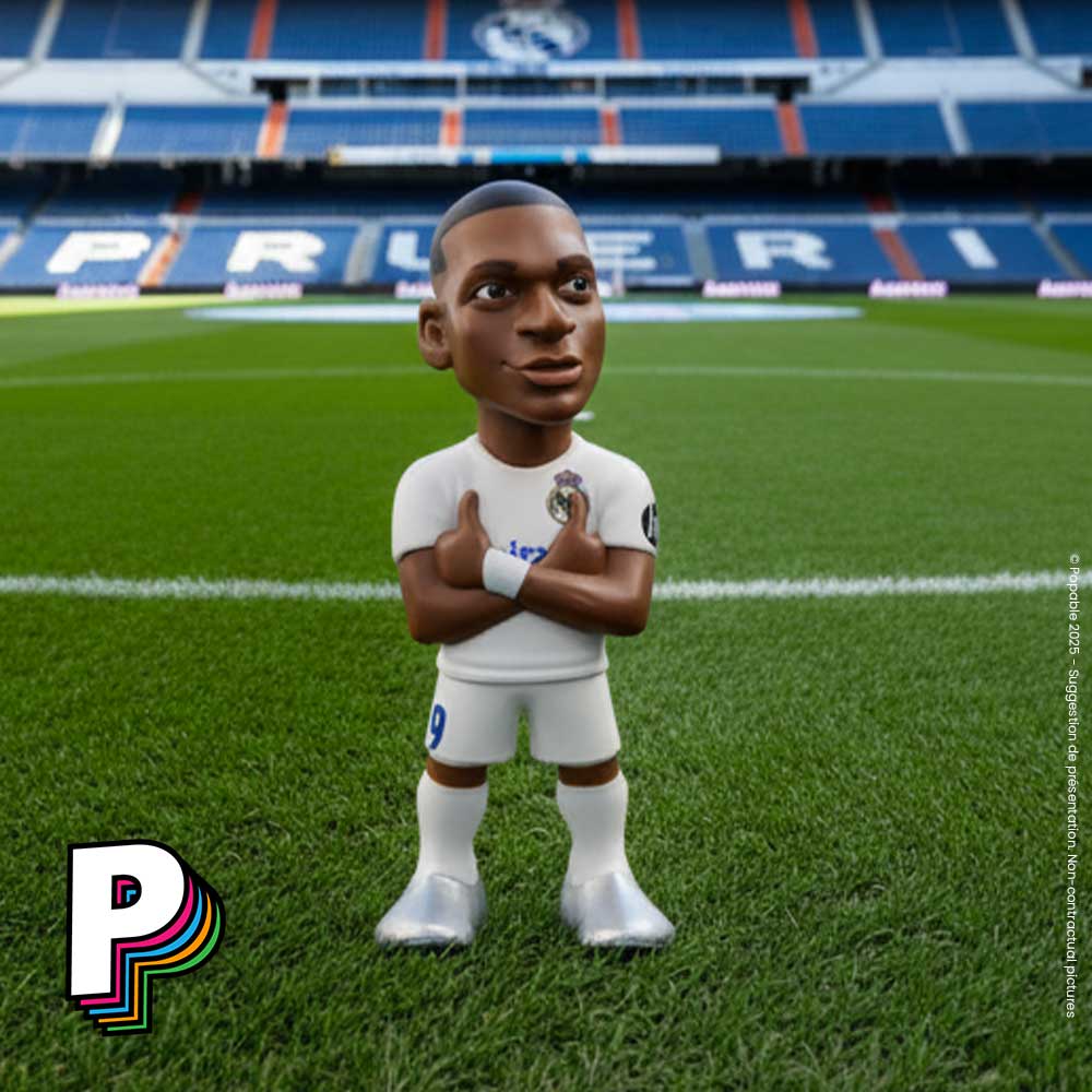 Figurine Mbappé Real Madrid de Minix au milieu terrain real madrid