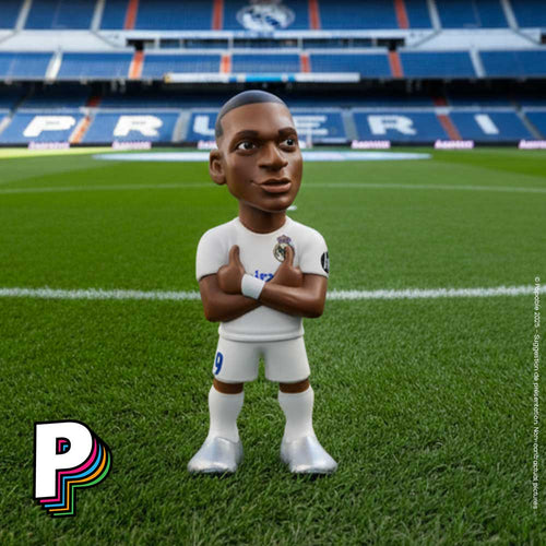 Figurine Mbappé Real Madrid de Minix au milieu terrain real madrid