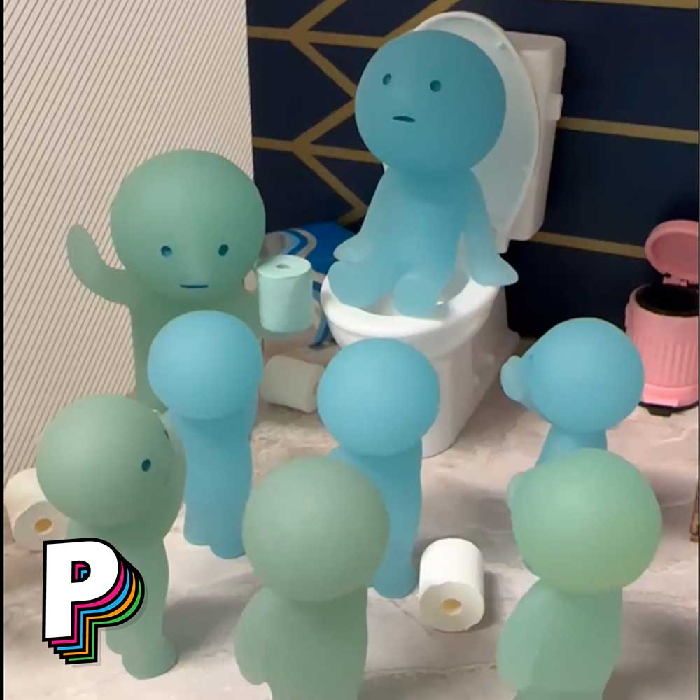 Figurines Smiski Toilet WC Blind Box sur des toilettes