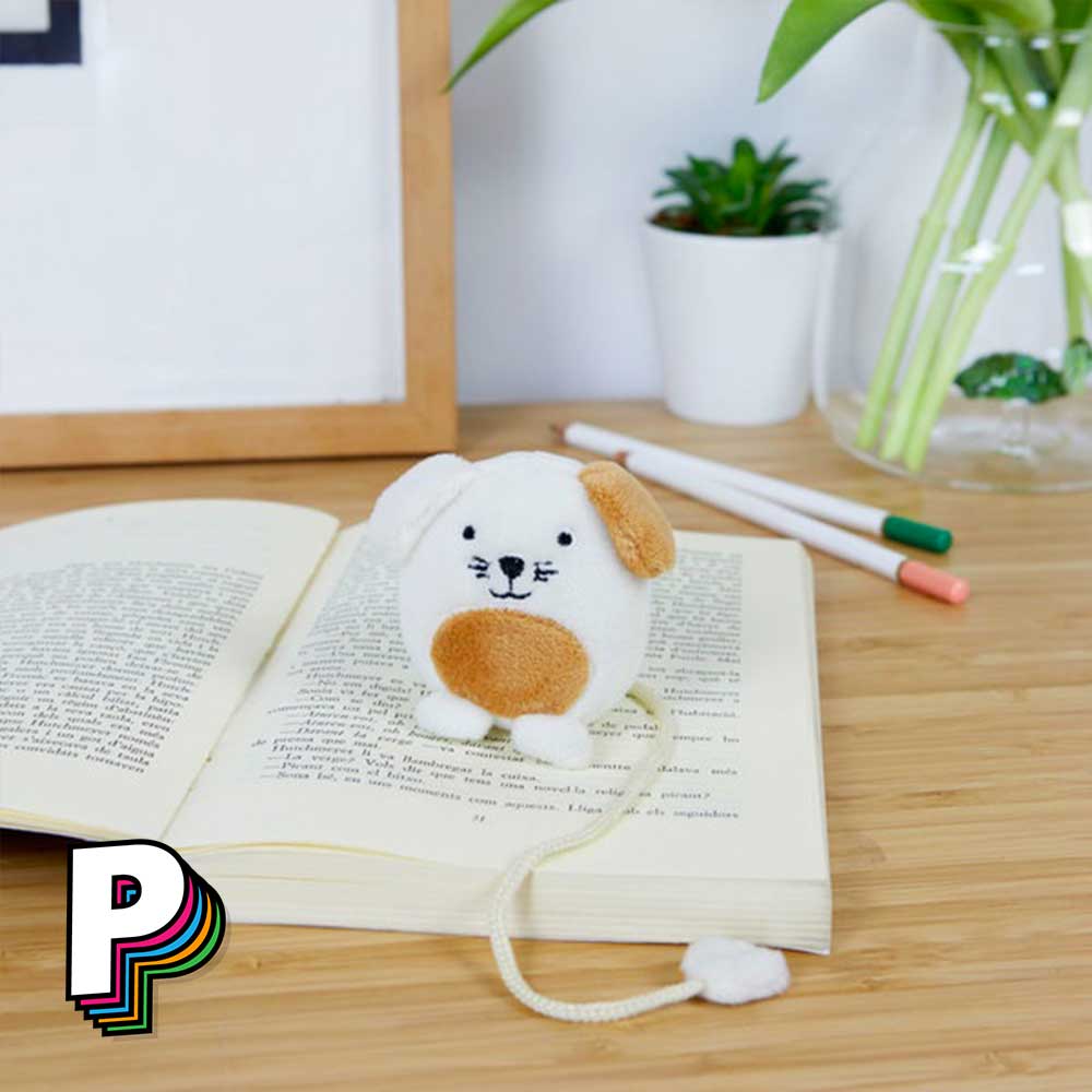 Marque-page peluche chien blanc Fluffy woof en mode marque-page