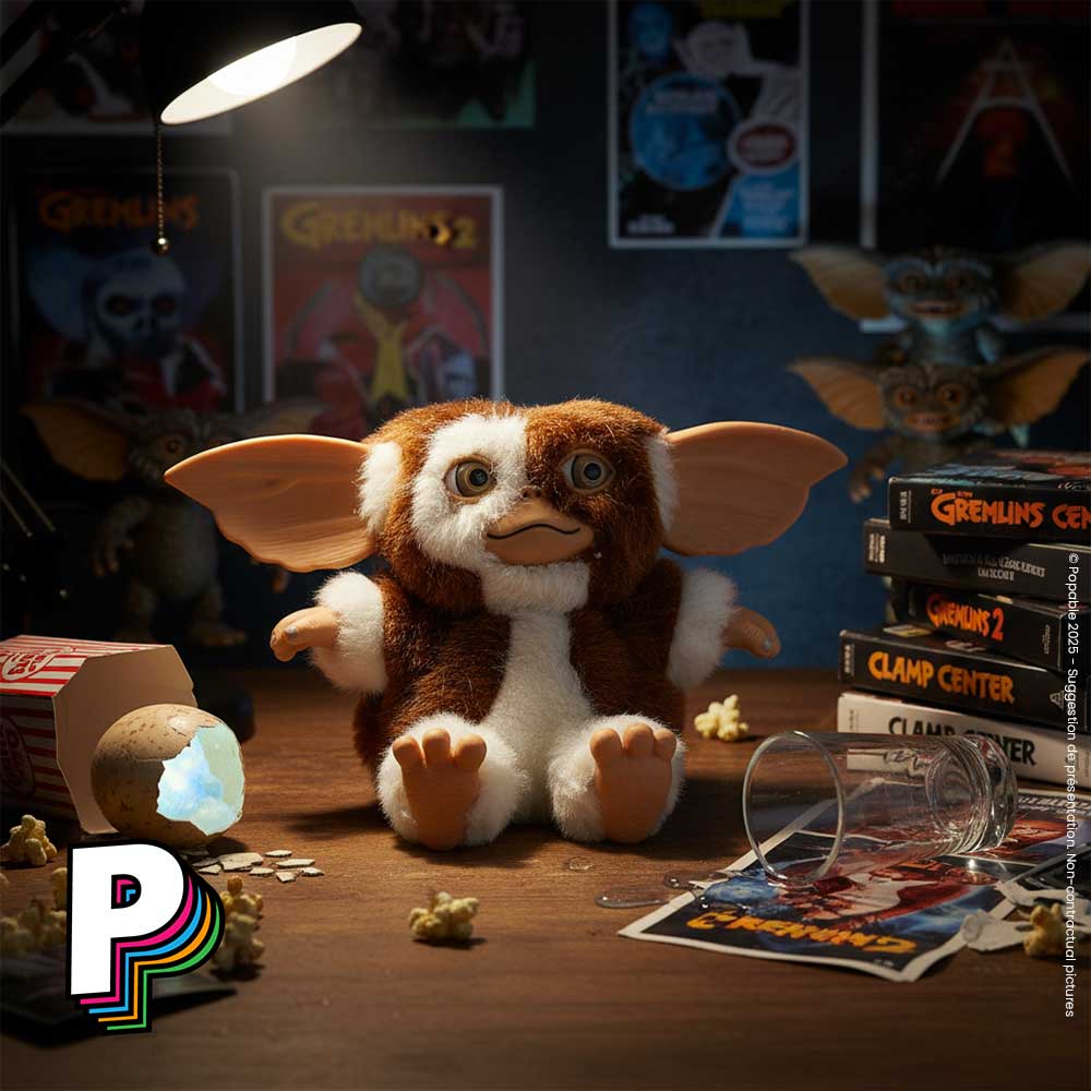 Peluche Gizmo Souriant Gremlins - NECA Mogwai mise en scène