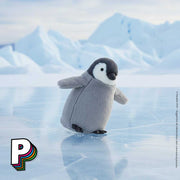 Peluche pingouin Percy de Jellycat sur banquise