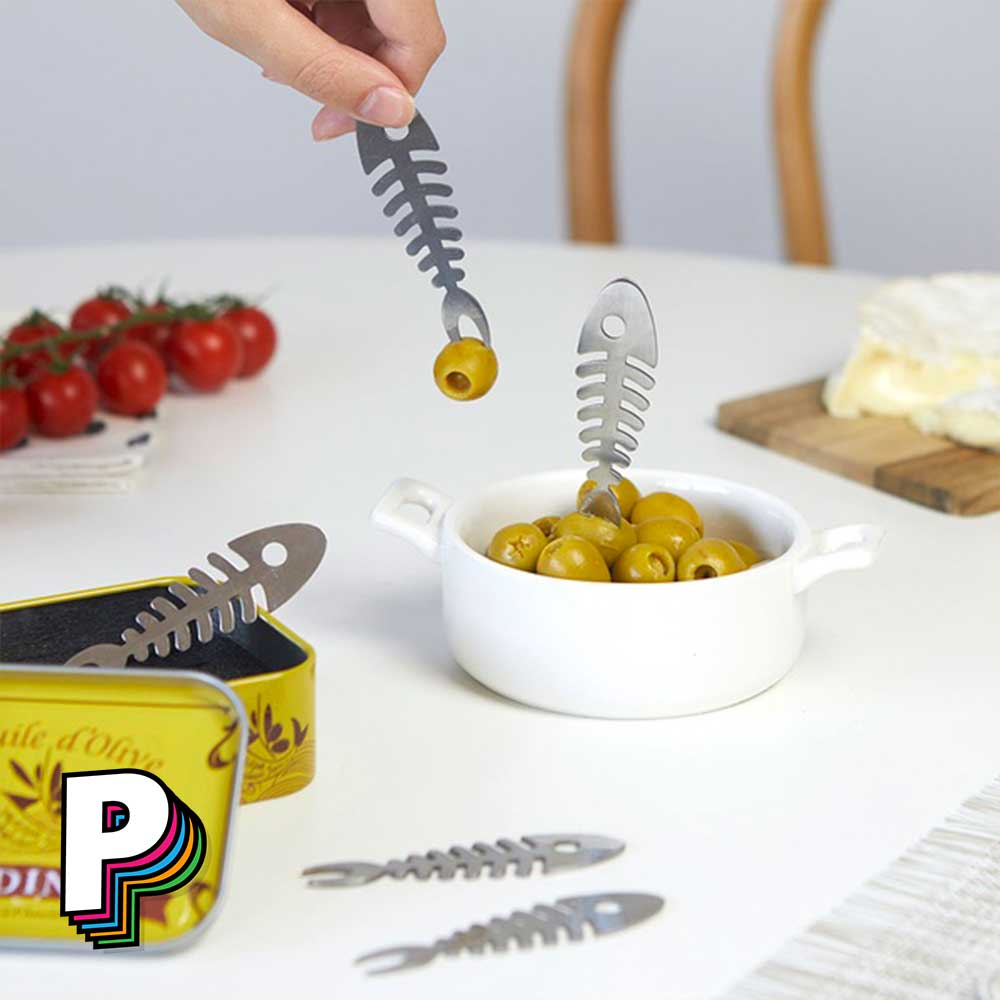 Pics apéritif arête sardine avec des olives