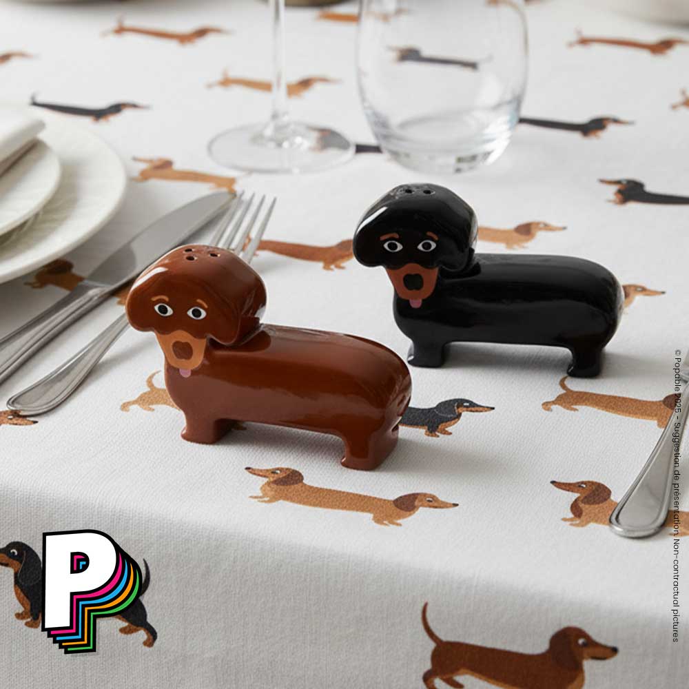 Sel & Poivre Teckel en céramique par Thomas Gravereau X Fluid Market sur une table nappe Teckel