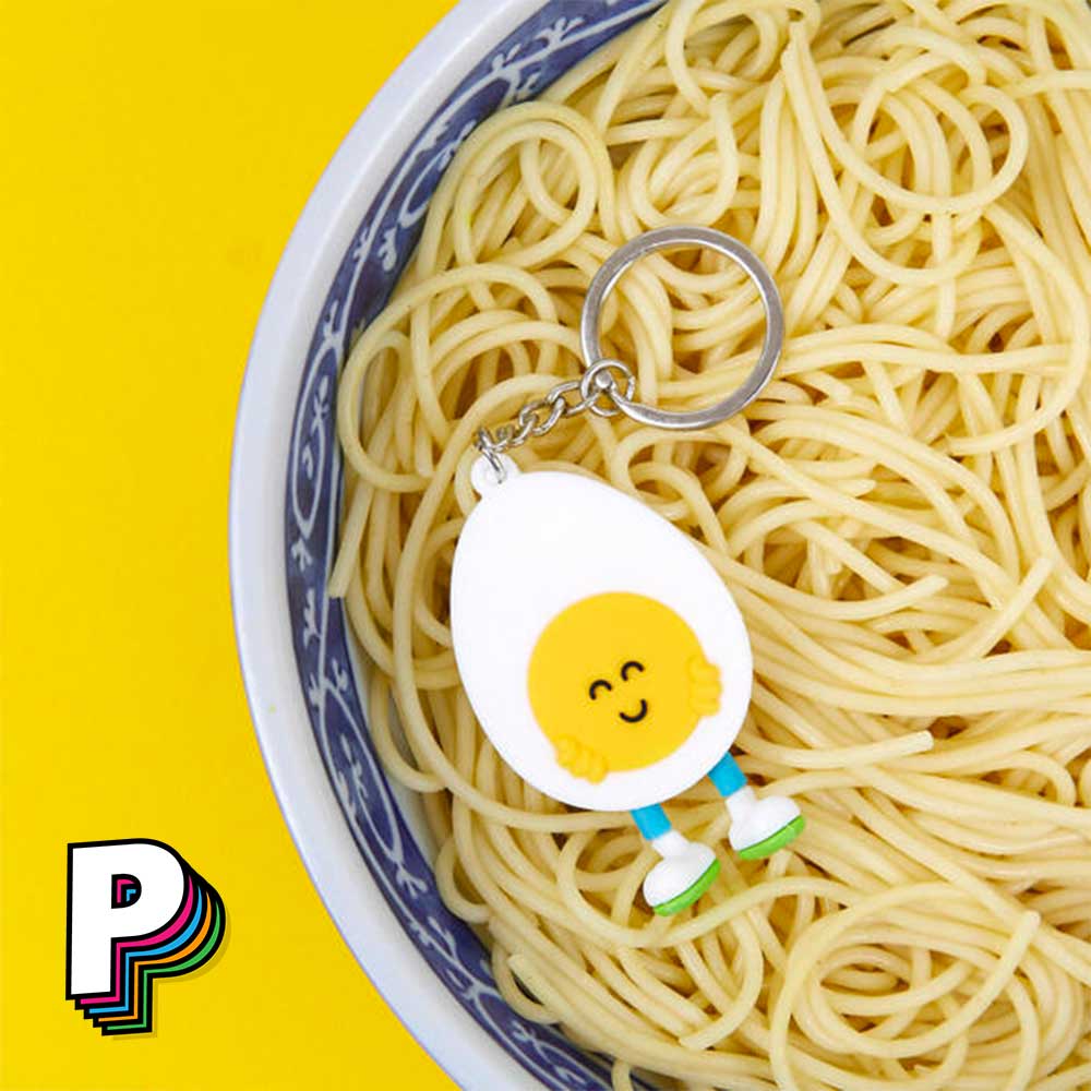 Porte-clés Eggo Chan Oeuf Kawaii dans assiette de pates