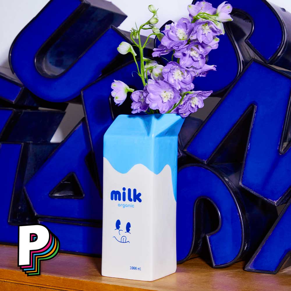 Vase Brique de Lait en céramique de Fluid Market avec bouquet