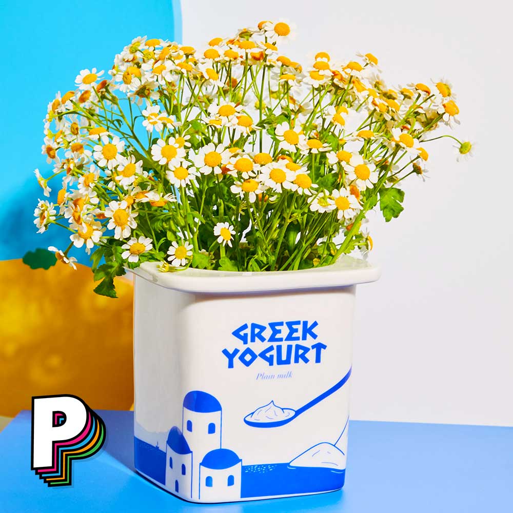 Vase pot de Yaourt Grec en Céramique de Fluid Market avec bouquet